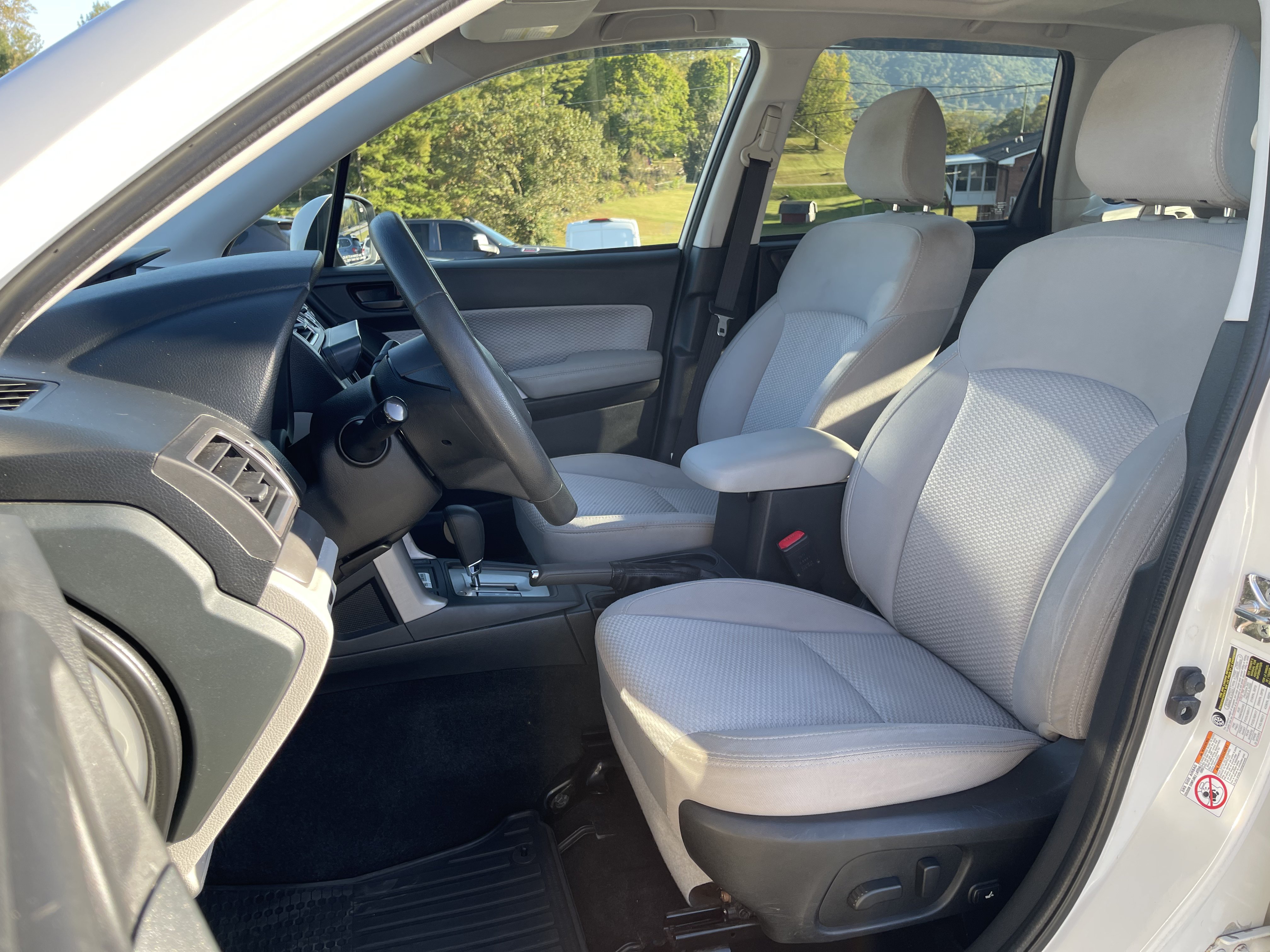 Used 2017 Subaru Forester 2.5i Premium w/ All-Weather Package AWD/4WD image 9