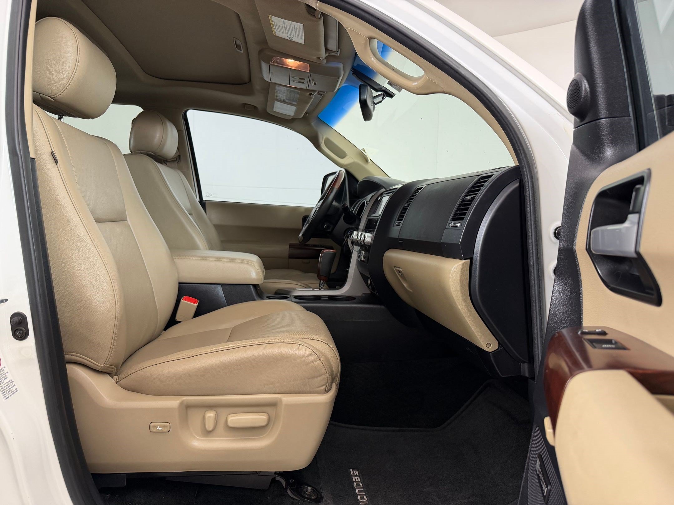 Used 2016 Toyota Sequoia Platinum AWD/4WD image 22