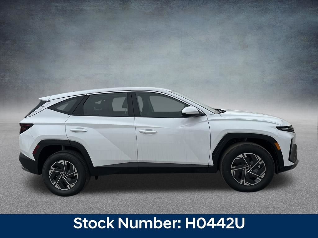 New 2026 Hyundai Tucson Blue SE image 6