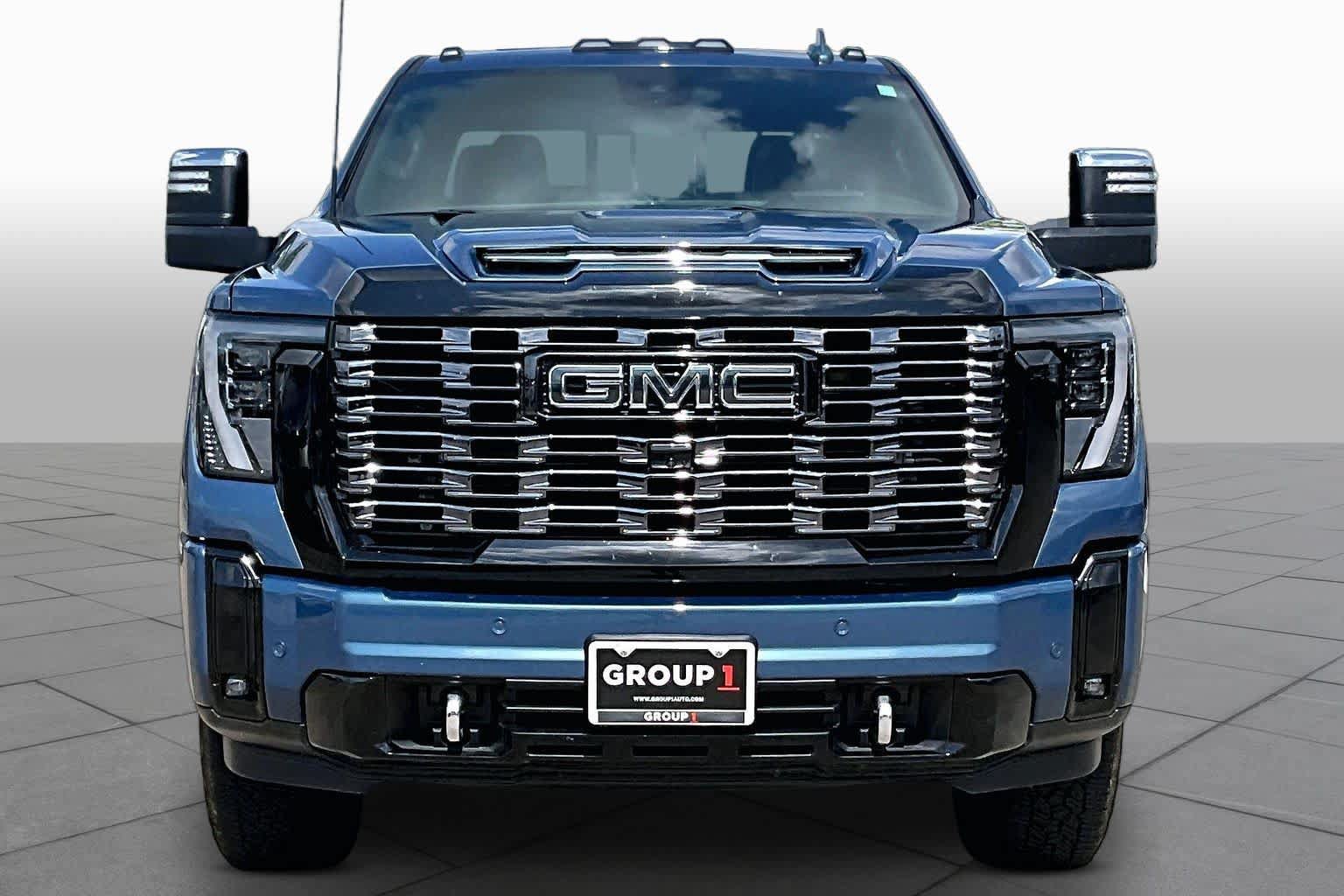 Used 2025 GMC Sierra 2500 Denali Ultimate AWD/4WD image 4