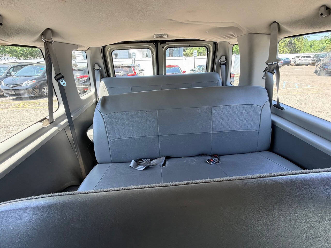 Used 2006 Ford E-350 and Econoline 350 XL RWD image 54