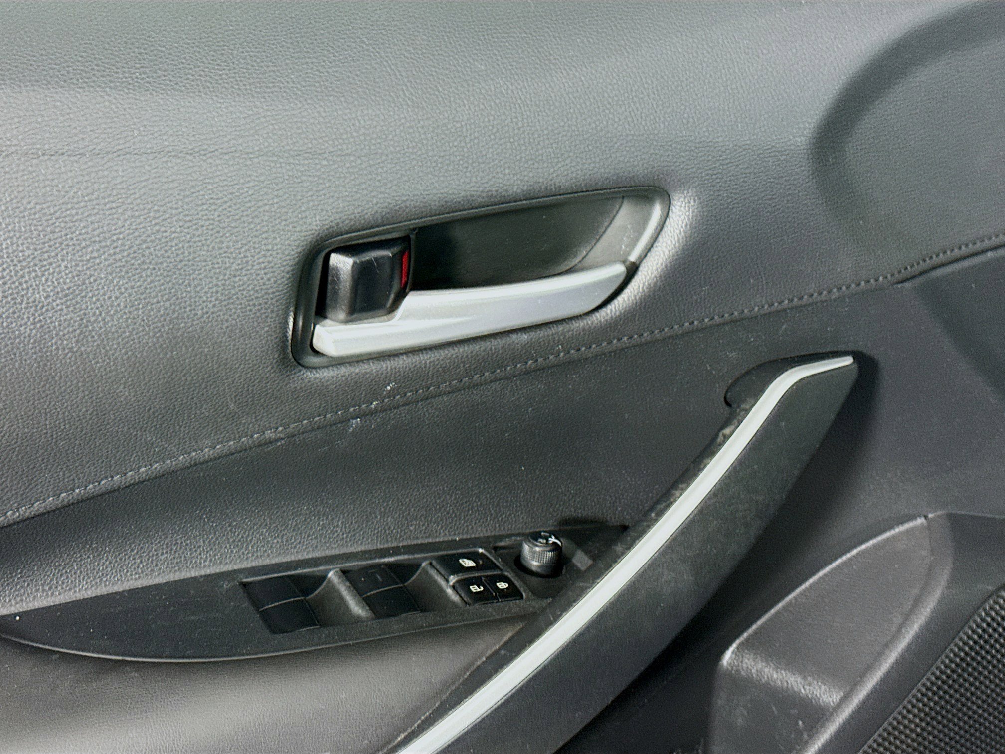 Used 2020 Toyota Corolla SE FWD image 24