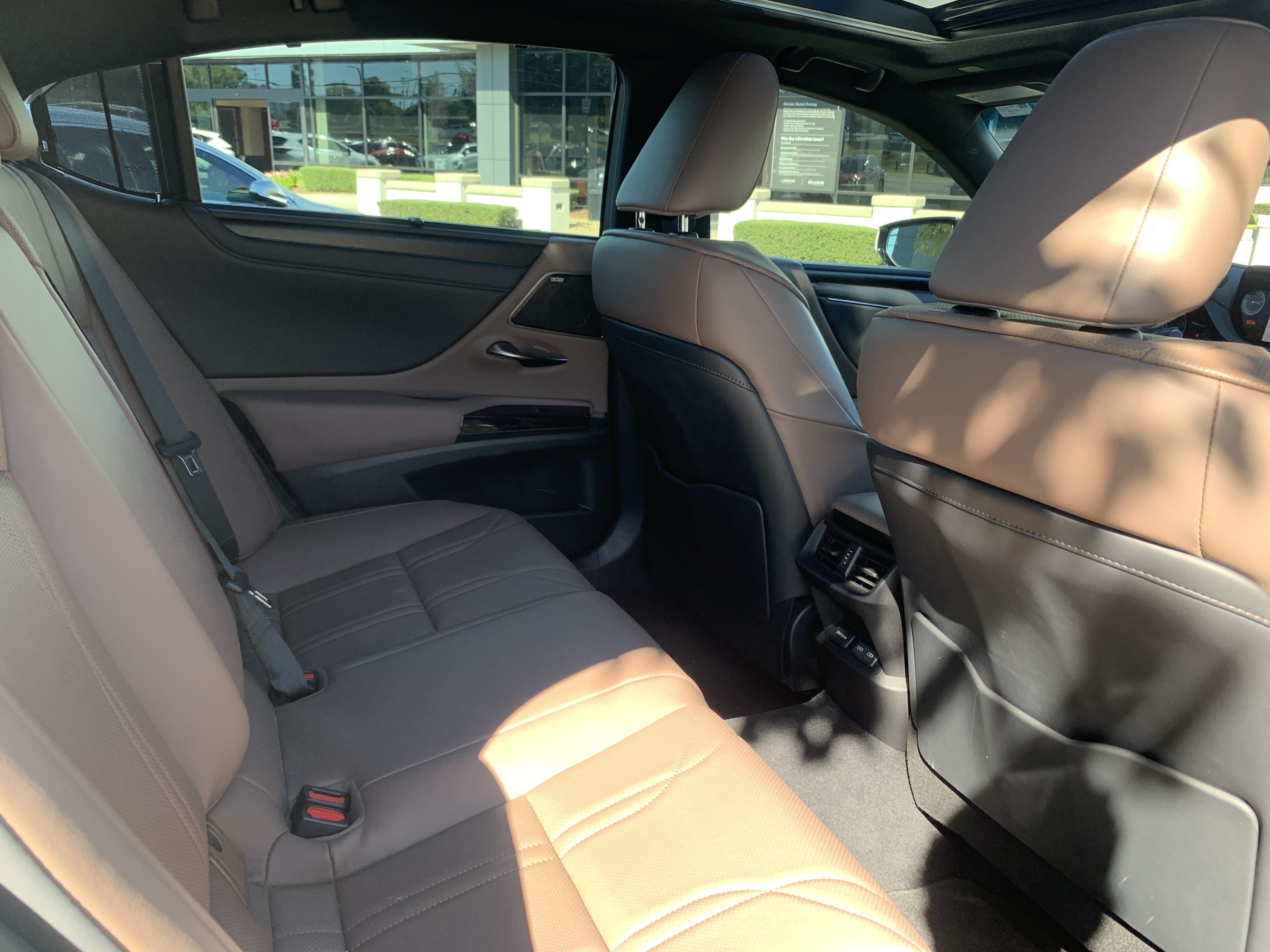 Used 2025 Lexus ES 350 Ultra Luxury FWD image 33