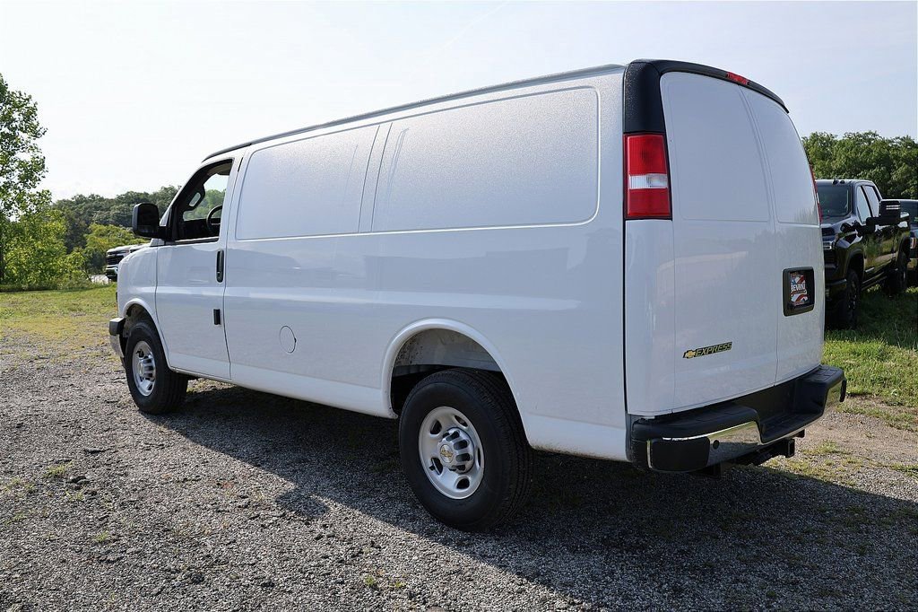 New 2025 Chevrolet Express 2500 w/ Driver Convenience Package RWD image 8