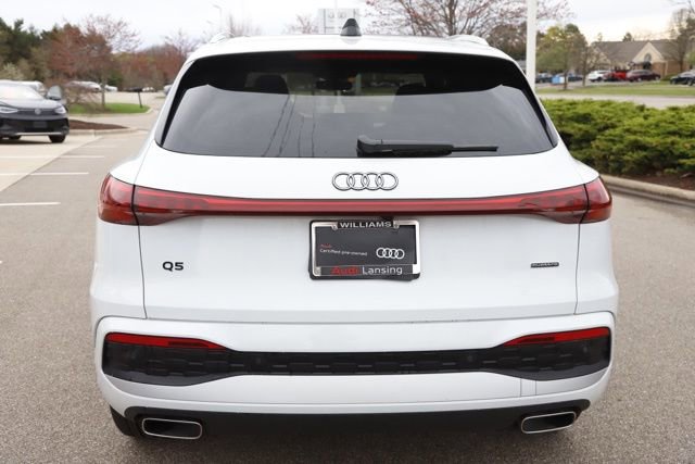 Used 2025 Audi Q5 Premium Plus w/ Premium Plus AWD/4WD image 6