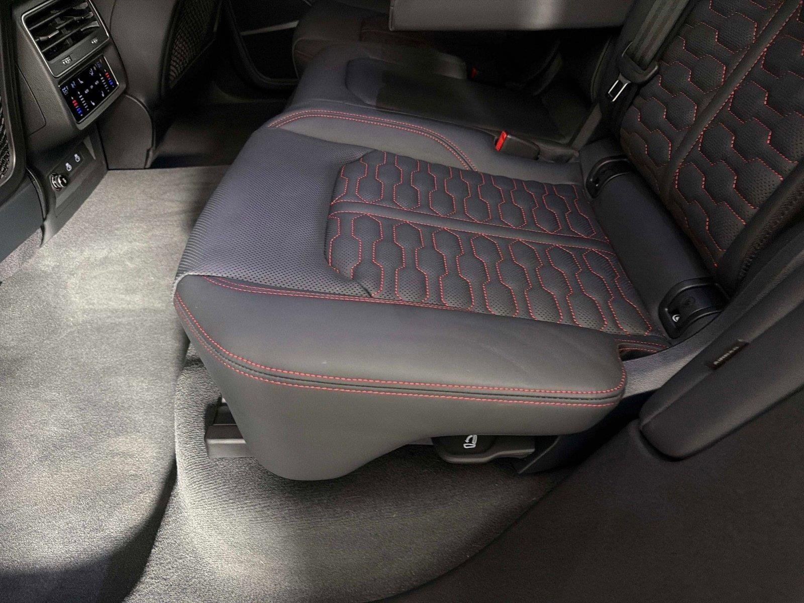 Used 2024 Audi RS Q8 image 30