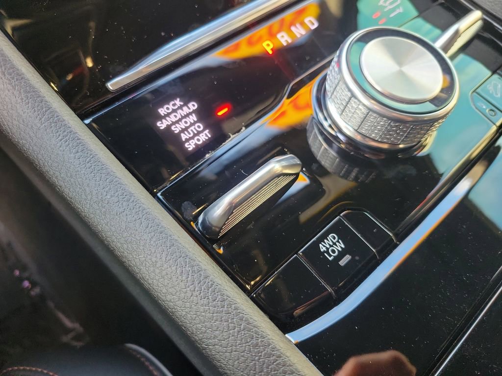 Used 2025 Jeep Grand Cherokee Summit w/ Obsidian Package image 22