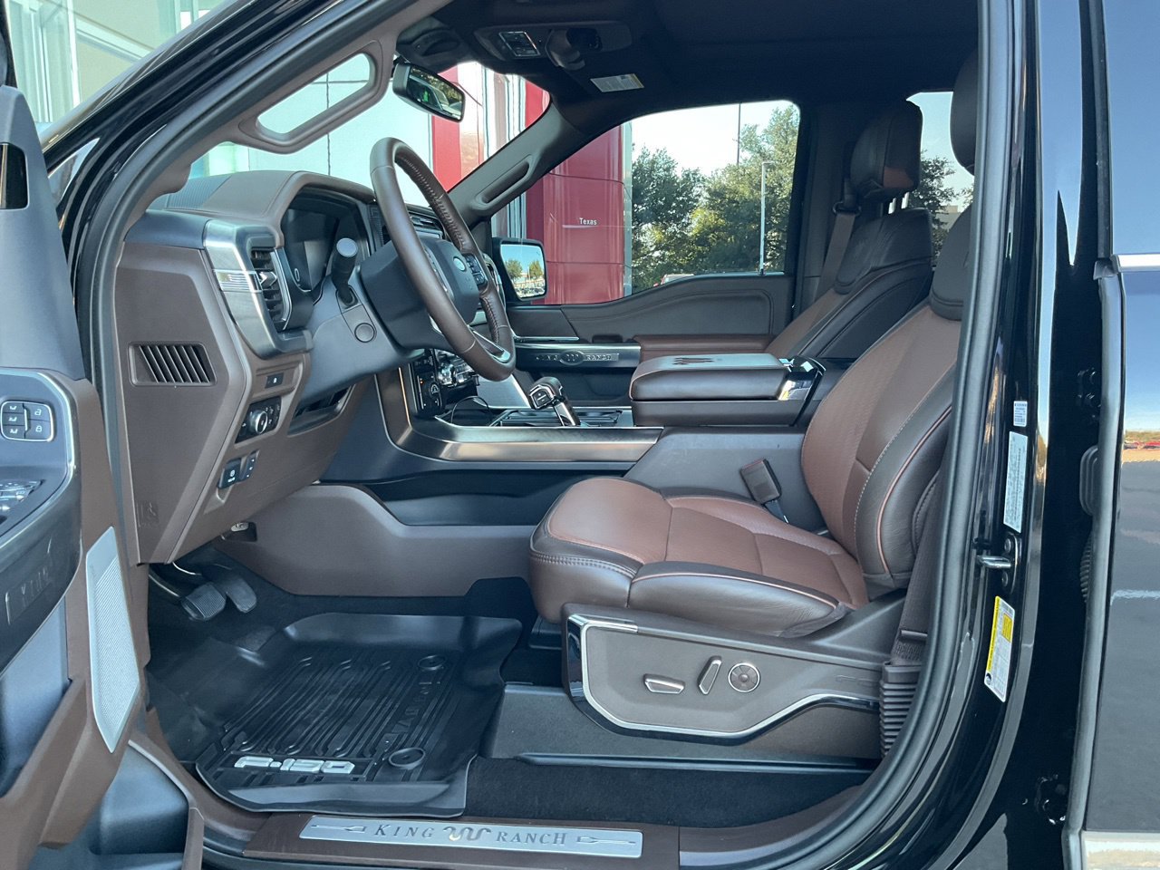 Used 2025 Ford F150 King Ranch w/ FX4 Off-Road Package AWD/4WD image 8