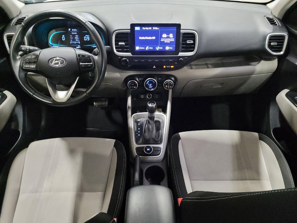 Used 2023 Hyundai Venue SEL image 22