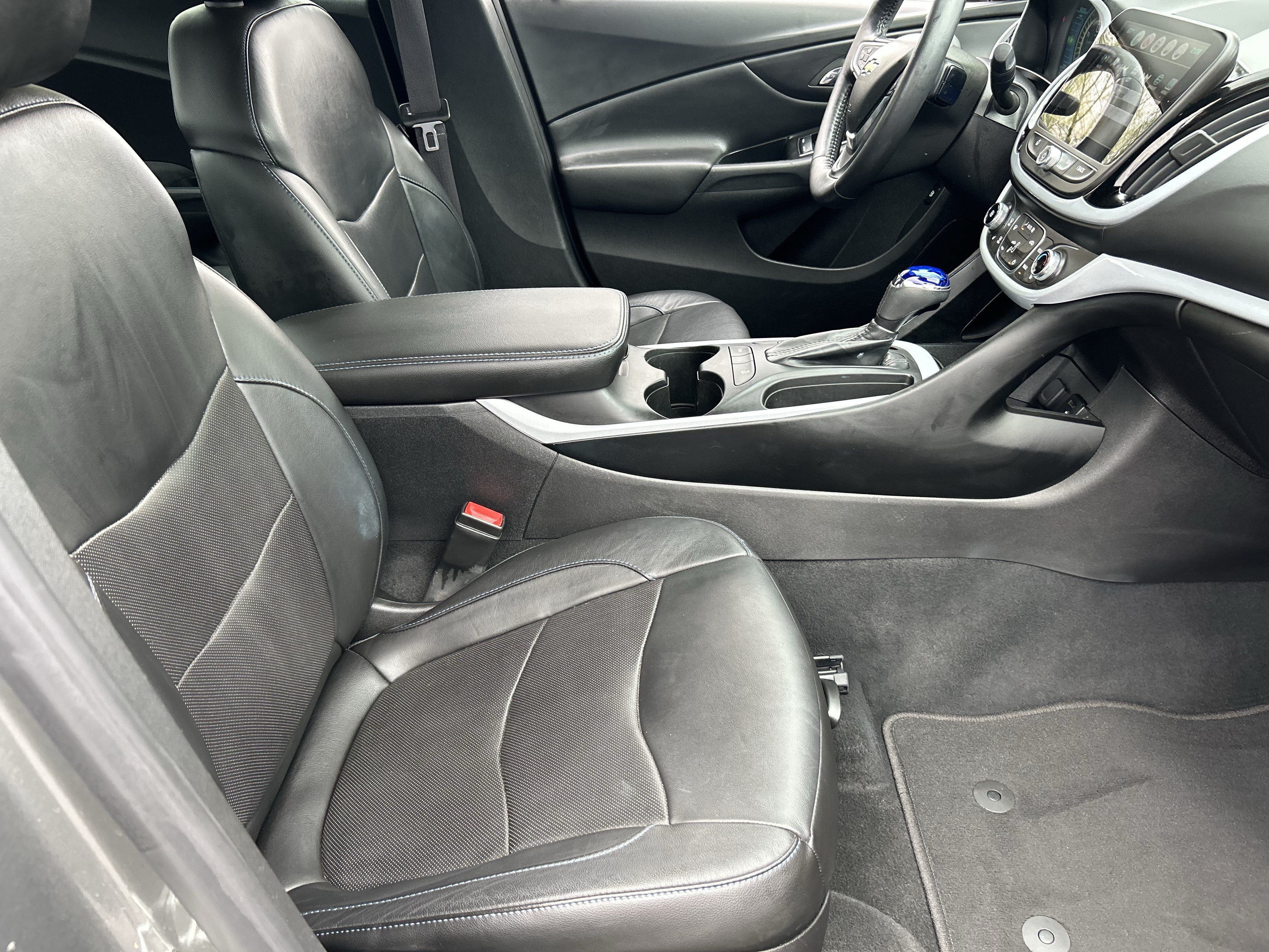 Used 2017 Chevrolet Volt LT w/ Comfort Package FWD image 9
