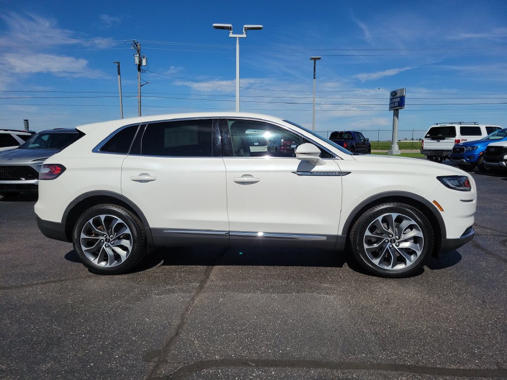Certified 2023 Lincoln Nautilus Reserve AWD/4WD image 3