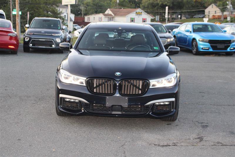 Used 2018 BMW 750i xDrive image 4