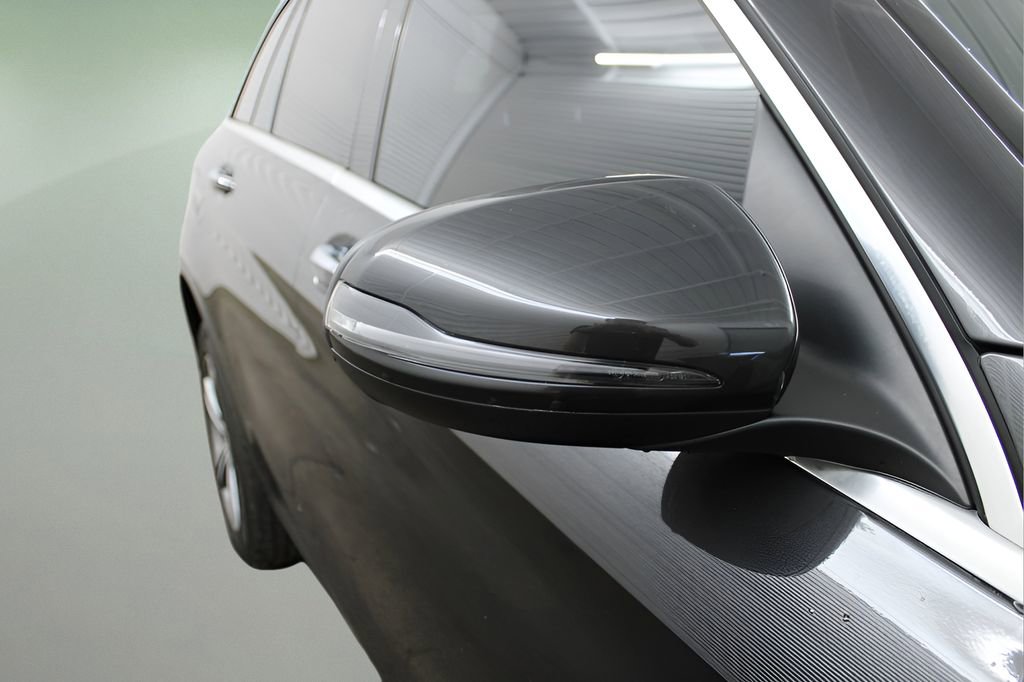 Used 2021 Mercedes-Benz GLC 300 image 39