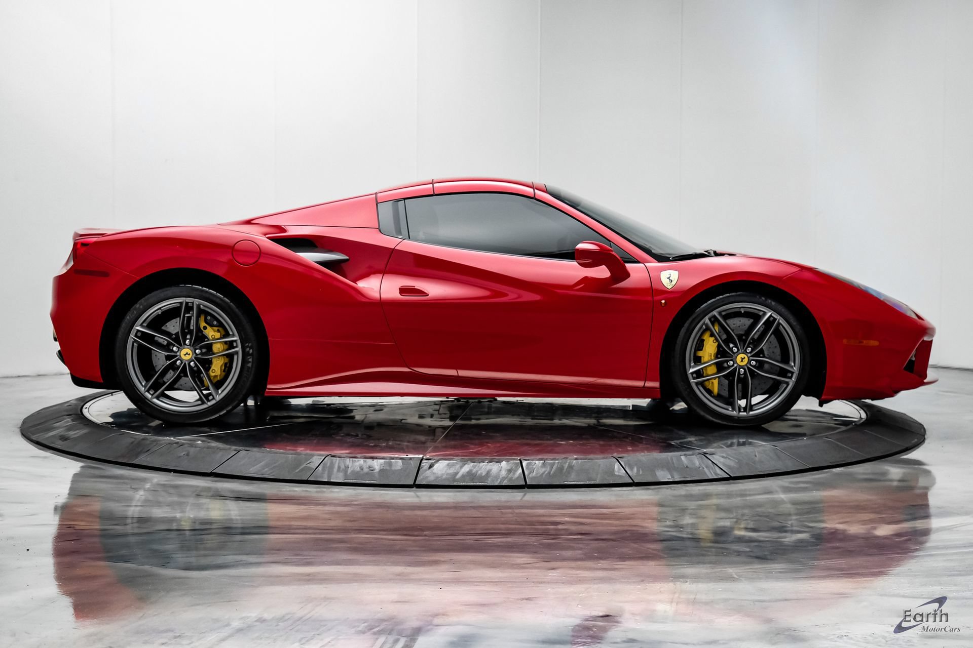 Used 2018 Ferrari 488 Spider RWD image 26