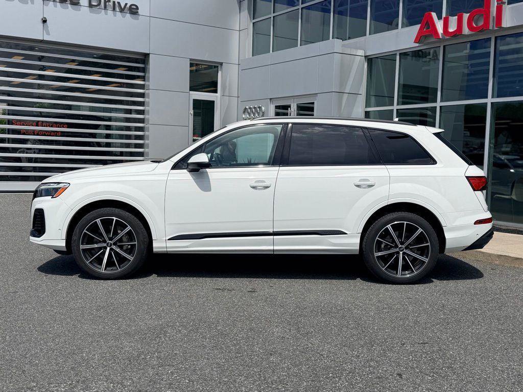 Certified 2025 Audi Q7 2.0T Premium Plus w/ Premium Plus Package AWD/4WD image 3