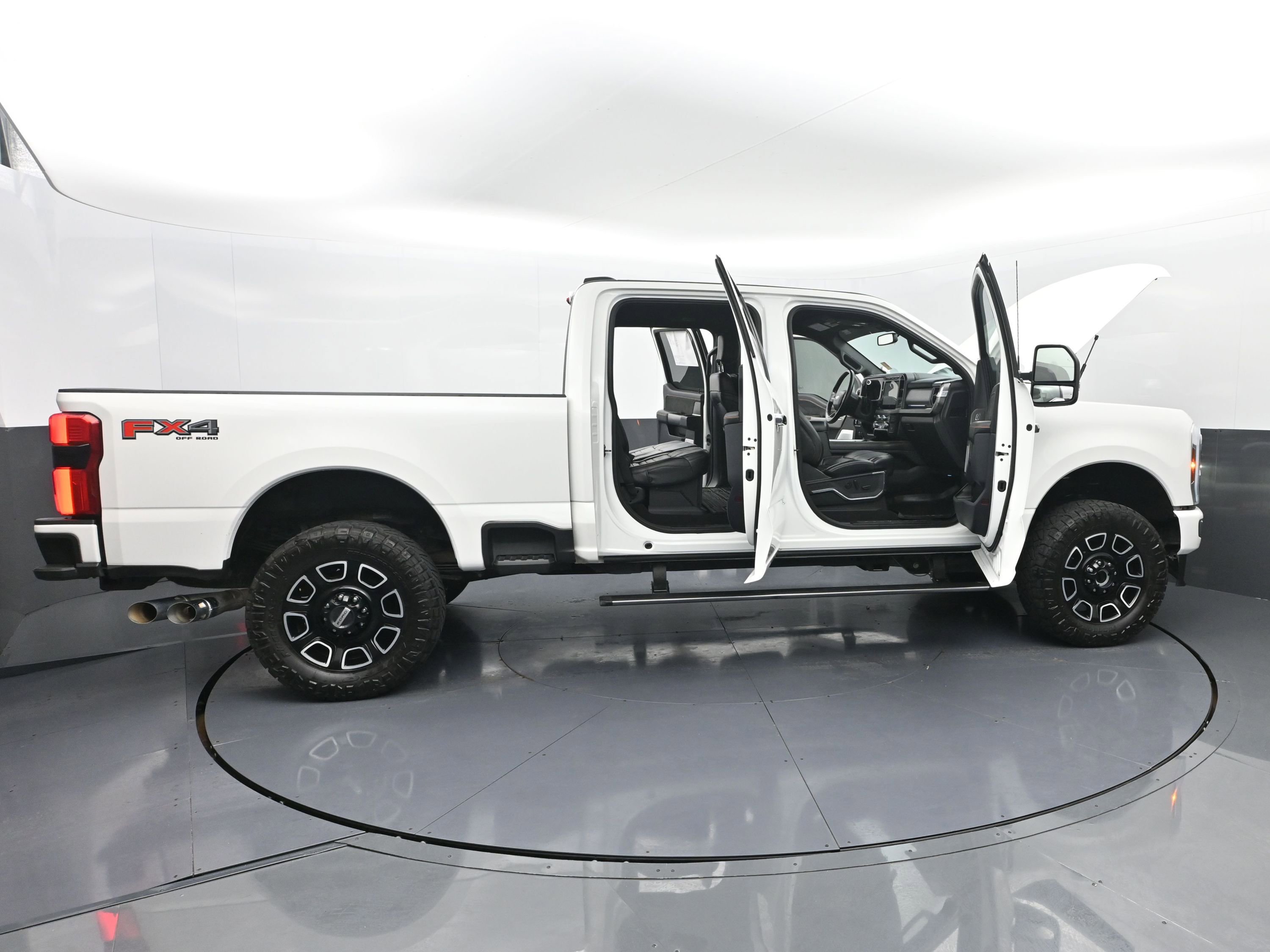 Used 2024 Ford F250 Platinum image 53