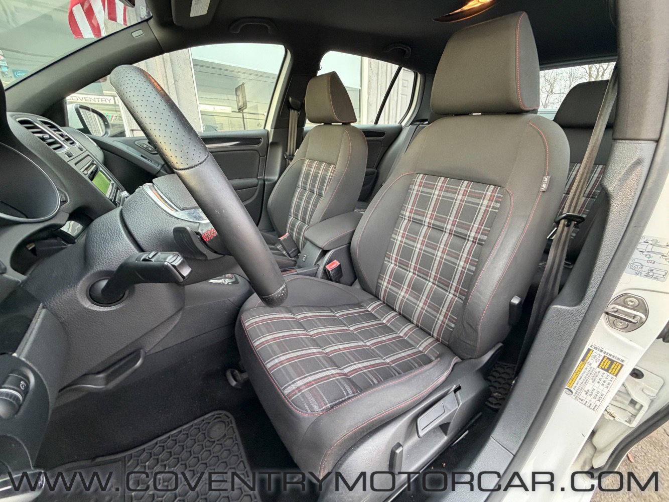 Used 2012 Volkswagen Golf 4-Door image 25