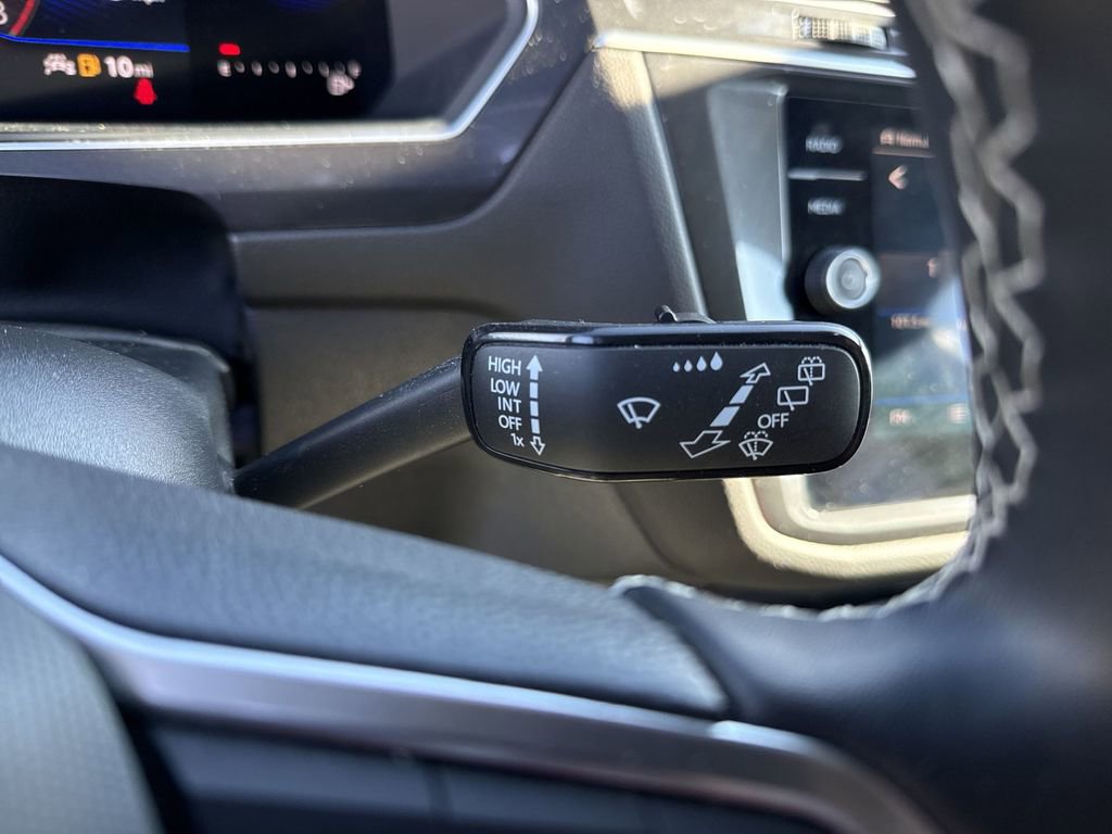 Certified 2023 Volkswagen Tiguan SE image 22