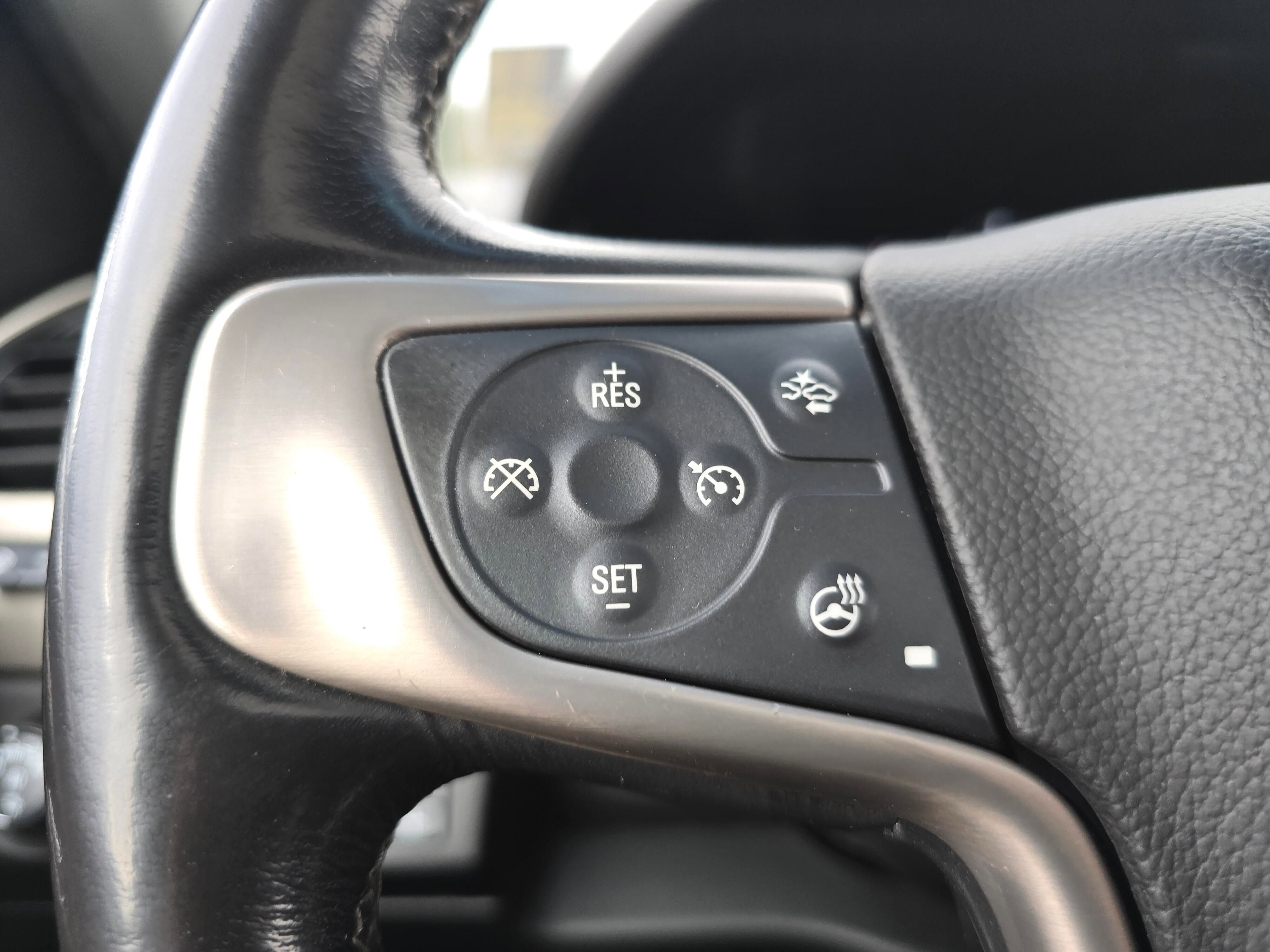 Used 2020 GMC Yukon XL Denali w/ Denali Premium Package image 24