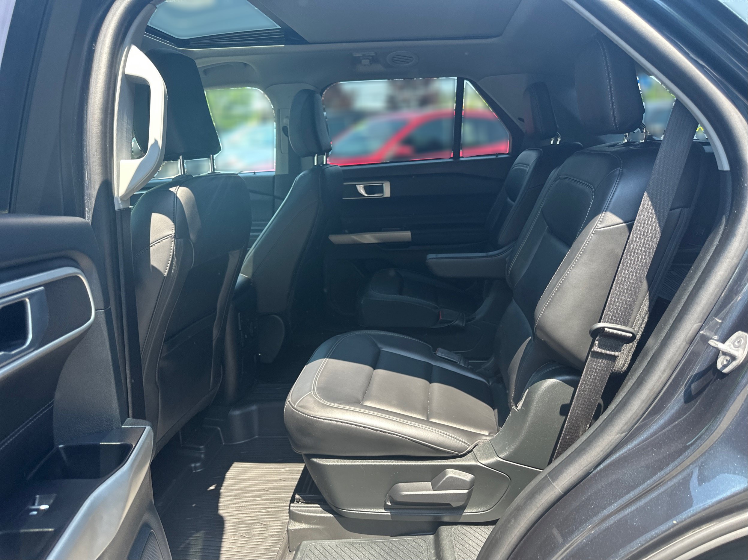 Used 2023 Ford Explorer XLT w/ Equipment Group 202A AWD/4WD image 12