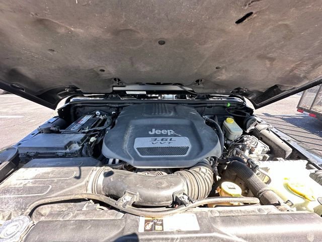 Used 2013 Jeep Wrangler Sahara w/ Connectivity Group AWD/4WD image 14