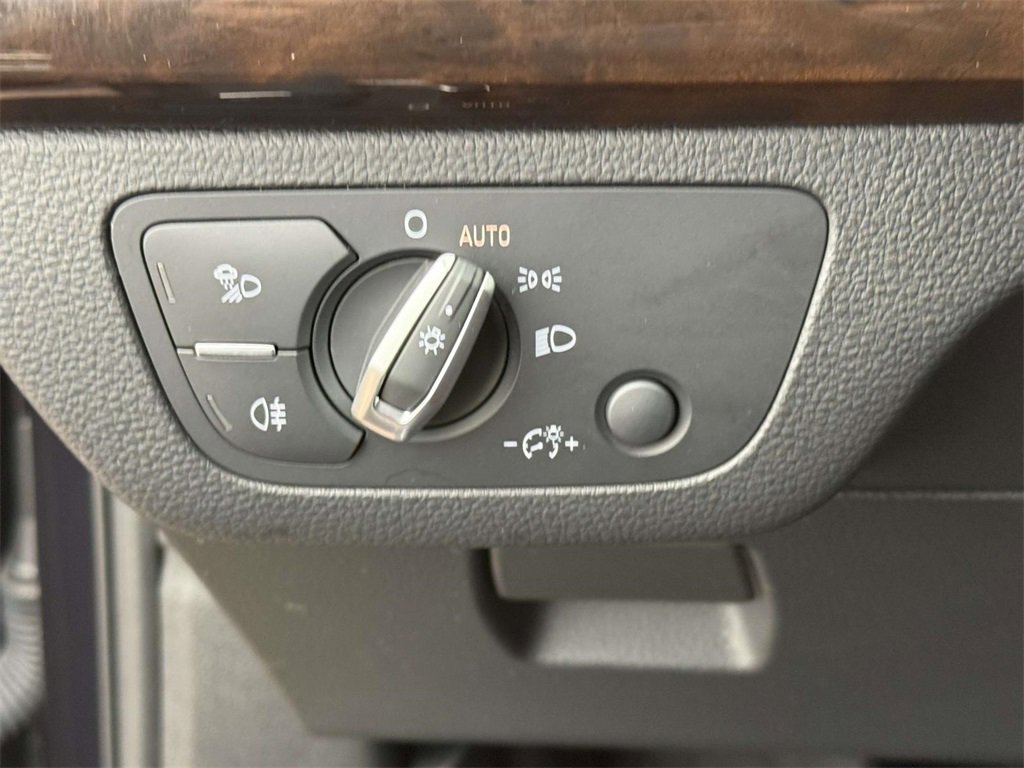 Used 2018 Audi Q5 2.0T w/ Premium Plus Package image 26