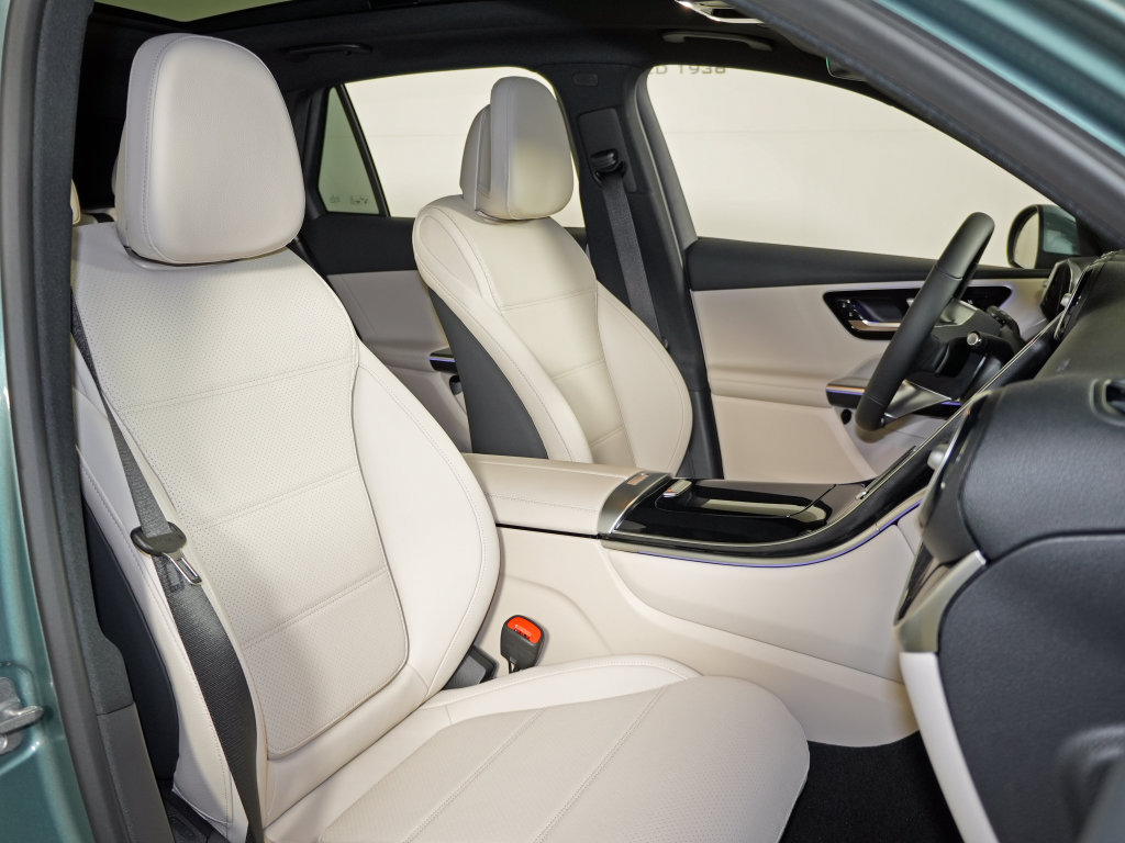 Certified 2026 Mercedes-Benz GLC 300 4MATIC image 13