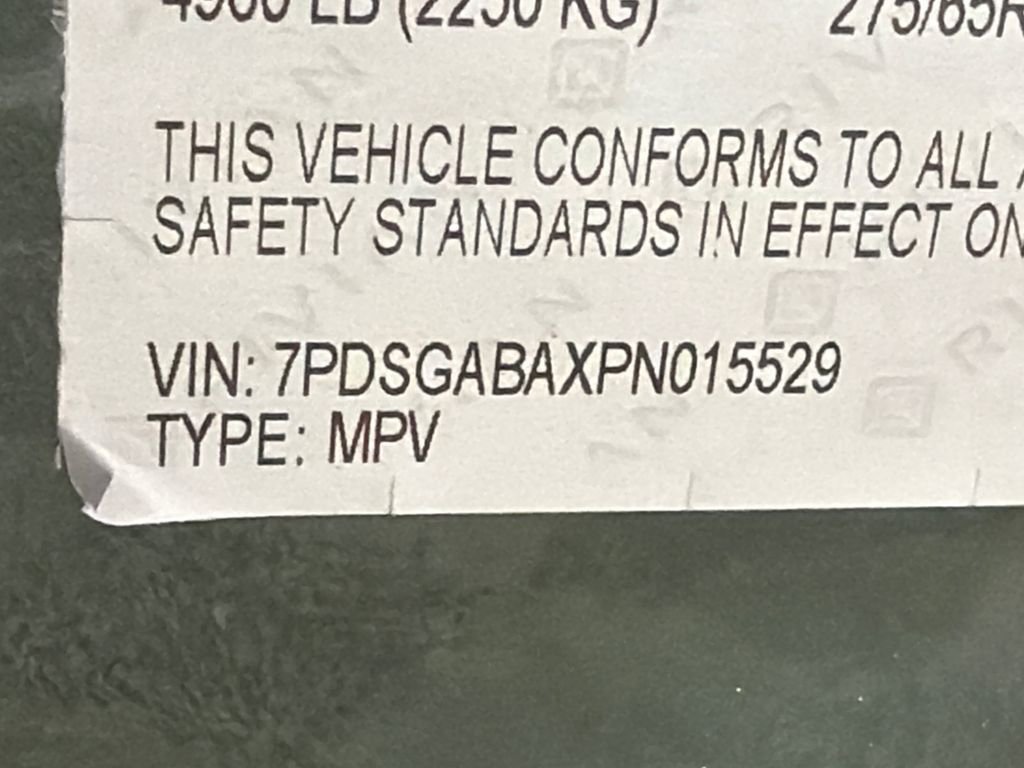 Used 2023 Rivian R1S Adventure image 33