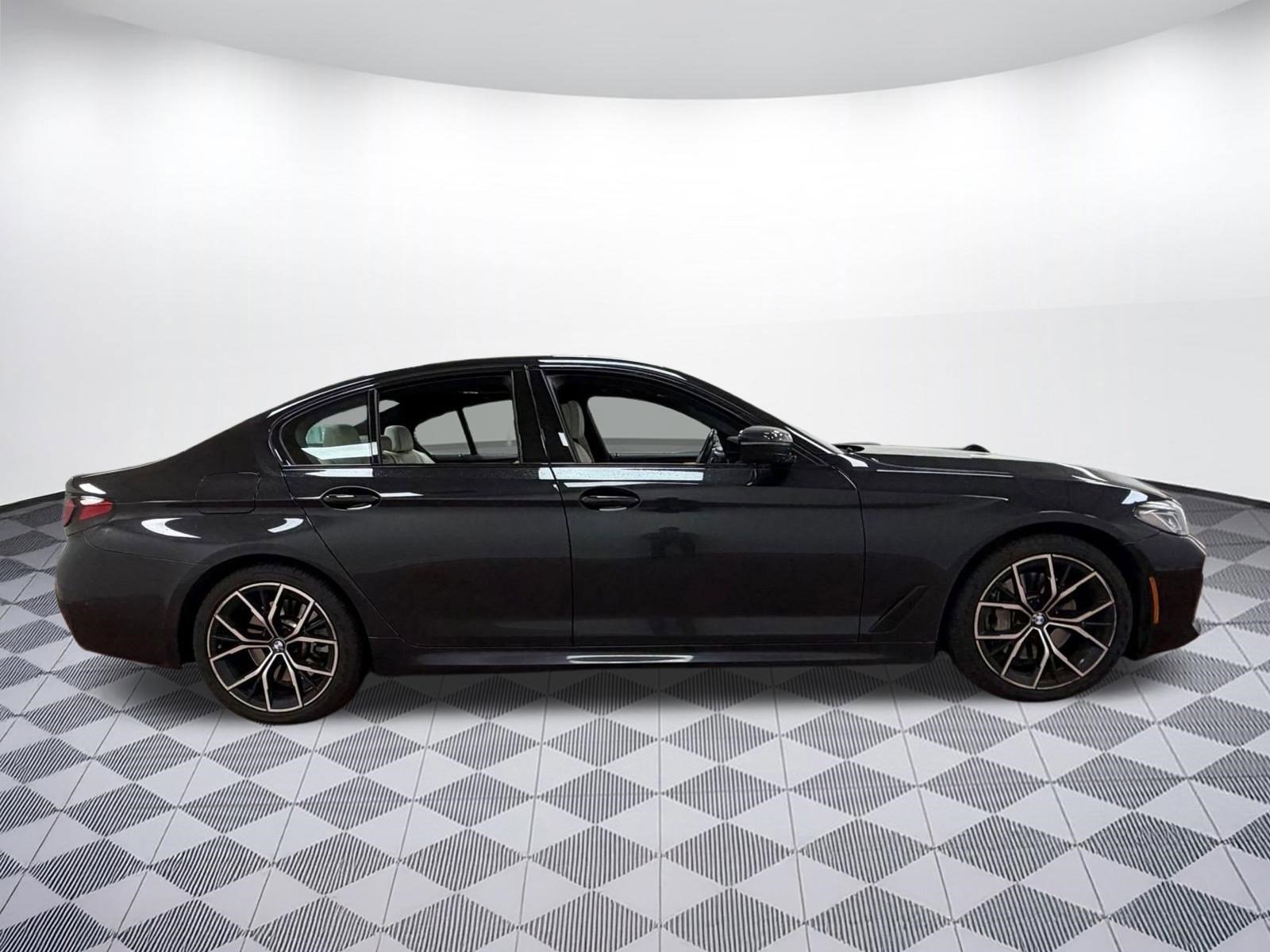 Certified 2023 BMW 540i xDrive w/ M Sport Package image 7