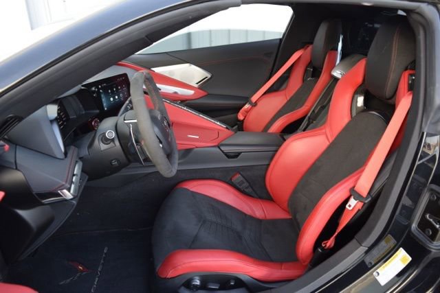 Used 2024 Chevrolet Corvette Stingray Preferred Cpe w/ 2LT image 2