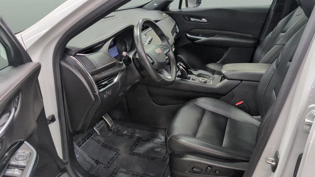 Used 2022 Cadillac XT4 Sport w/ Sun And Sound Package AWD/4WD image 8