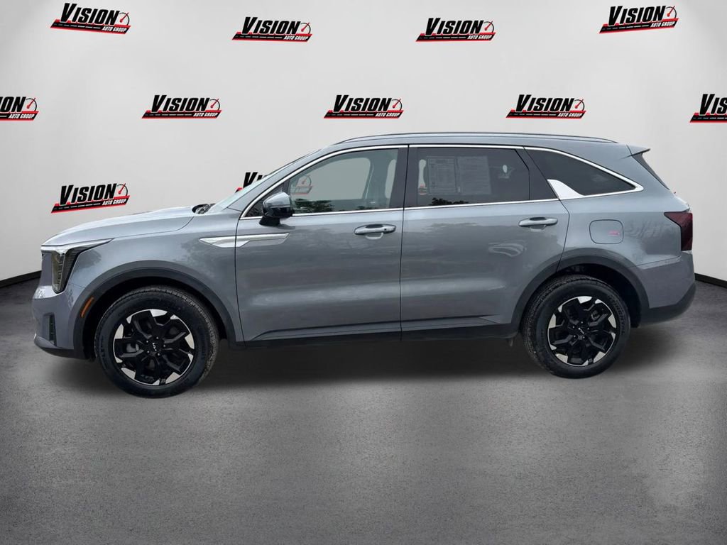 Certified 2025 Kia Sorento S w/ Panoramic Sunroof Package image 8