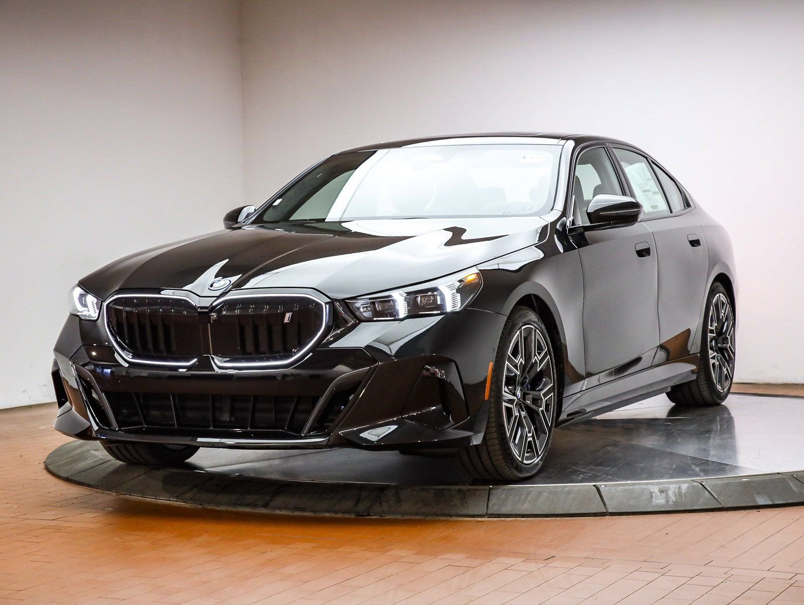 New 2026 BMW i5 eDrive40 w/ M Sport Package AWD/4WD image 1