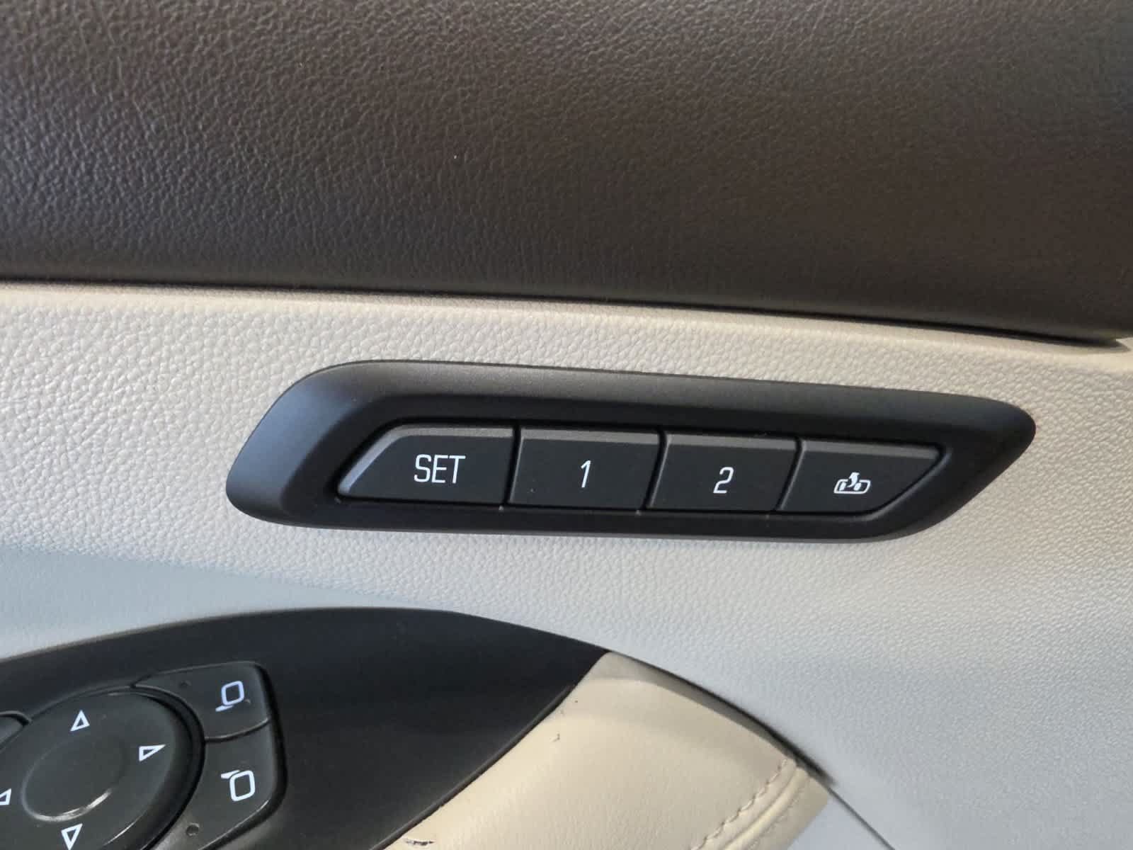 Used 2018 Buick LaCrosse Premium w/ Driver Confidence Package #2 FWD image 21