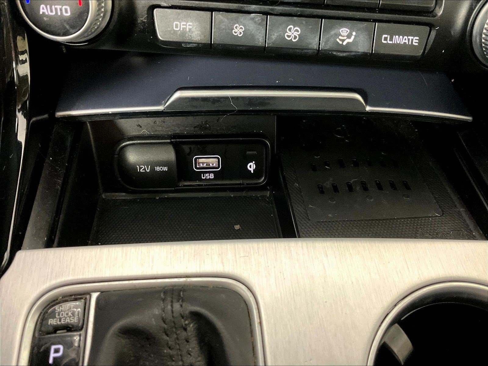 Used 2022 Kia Stinger GT1 AWD/4WD image 16