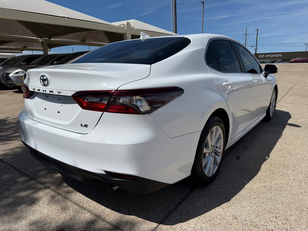 Used 2021 Toyota Camry LE FWD image 7