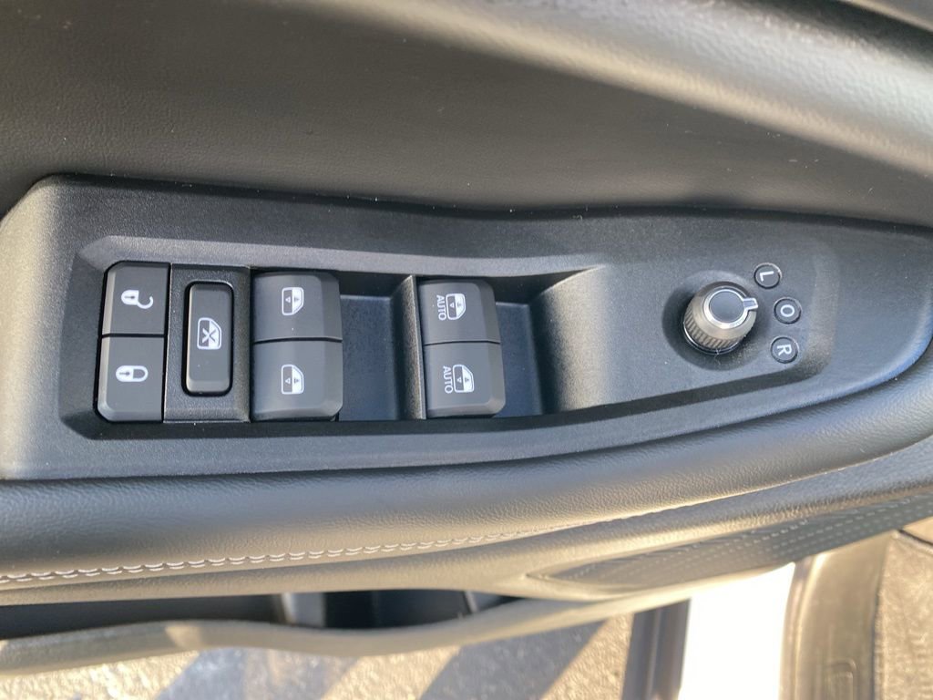 New 2025 Jeep Grand Cherokee L Altitude image 10