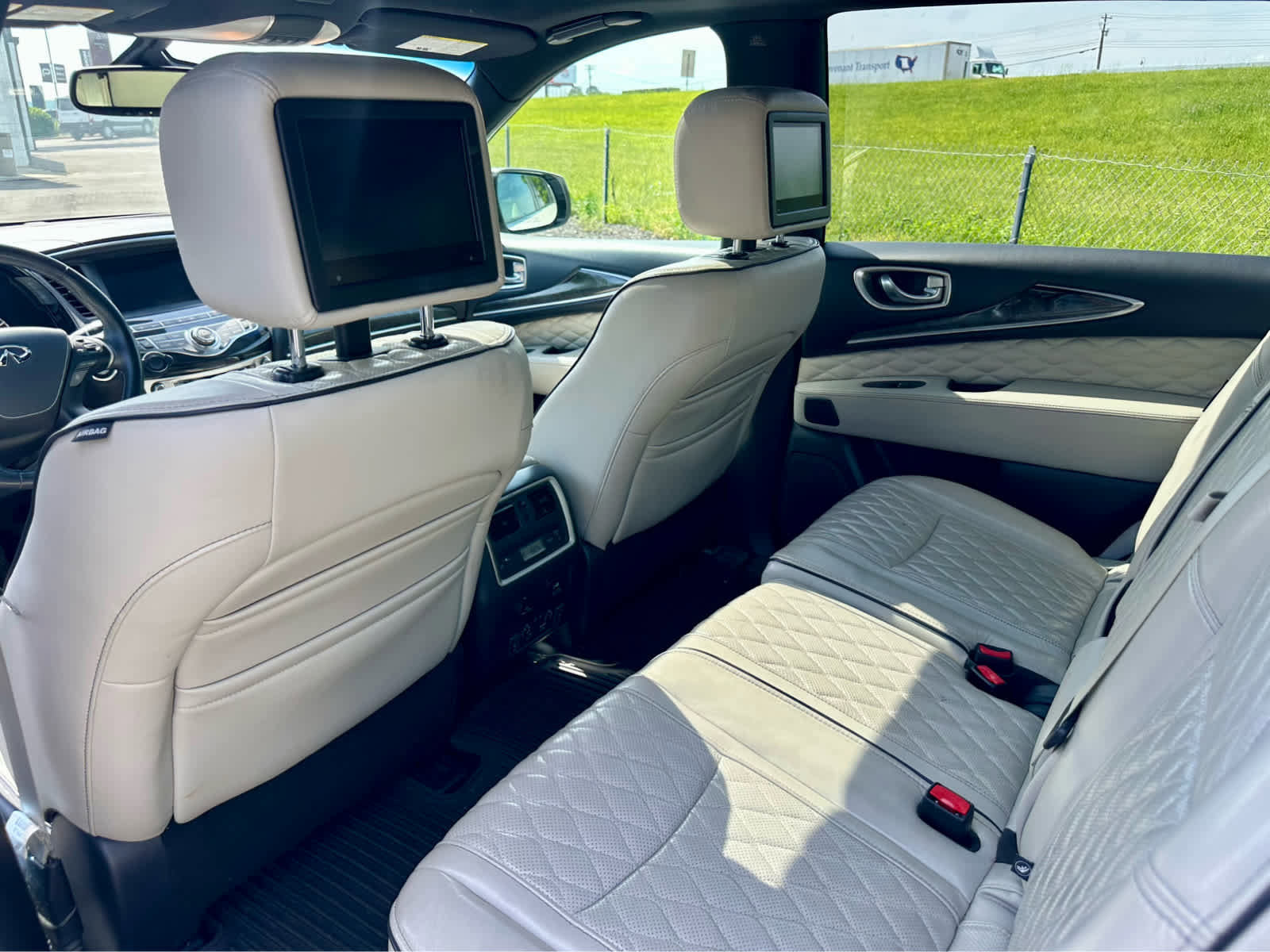 Used 2019 INFINITI QX60 Luxe w/ Limited Package FWD image 12