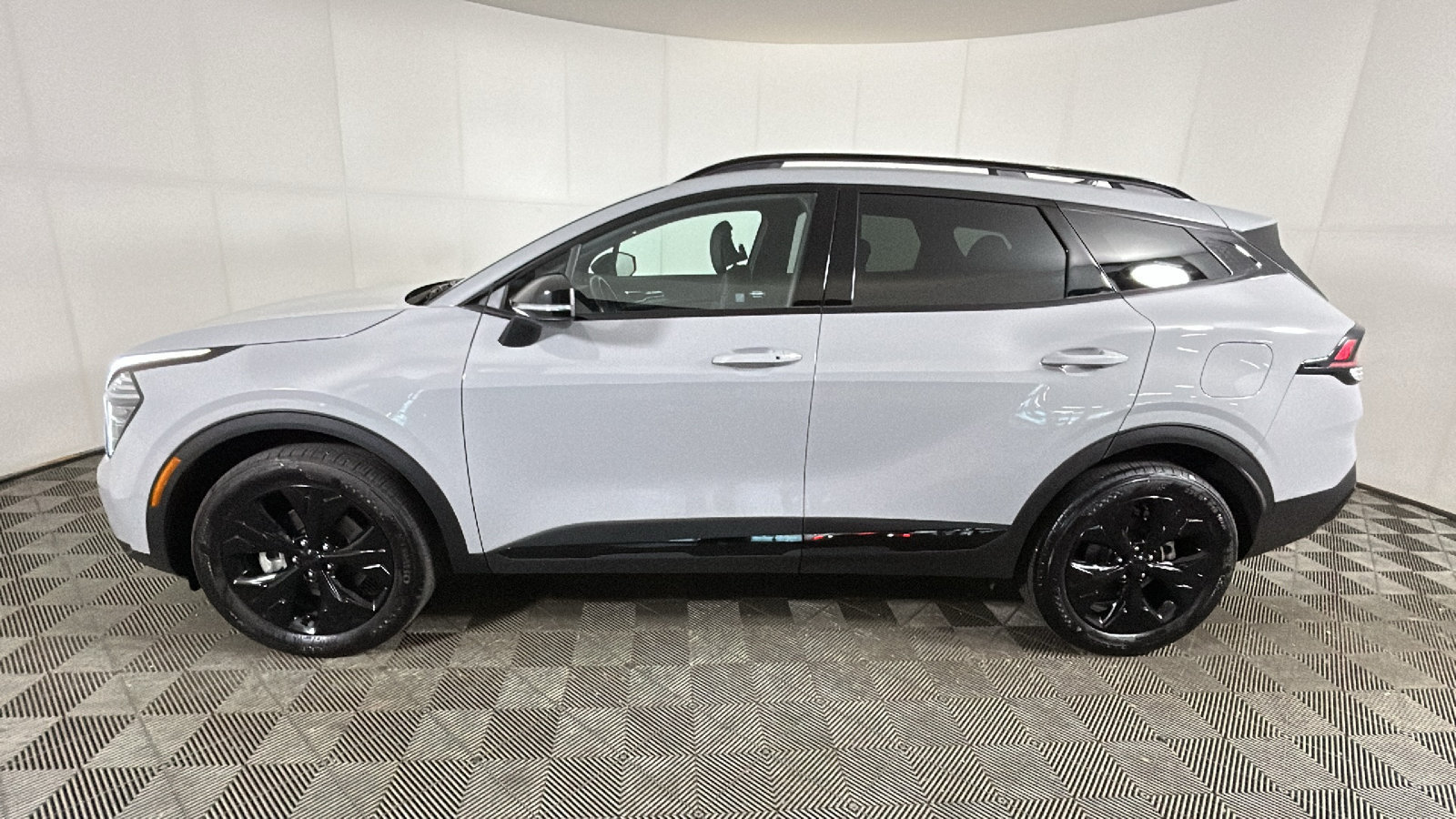 Used 2025 Kia Sportage X-Line AWD/4WD image 7