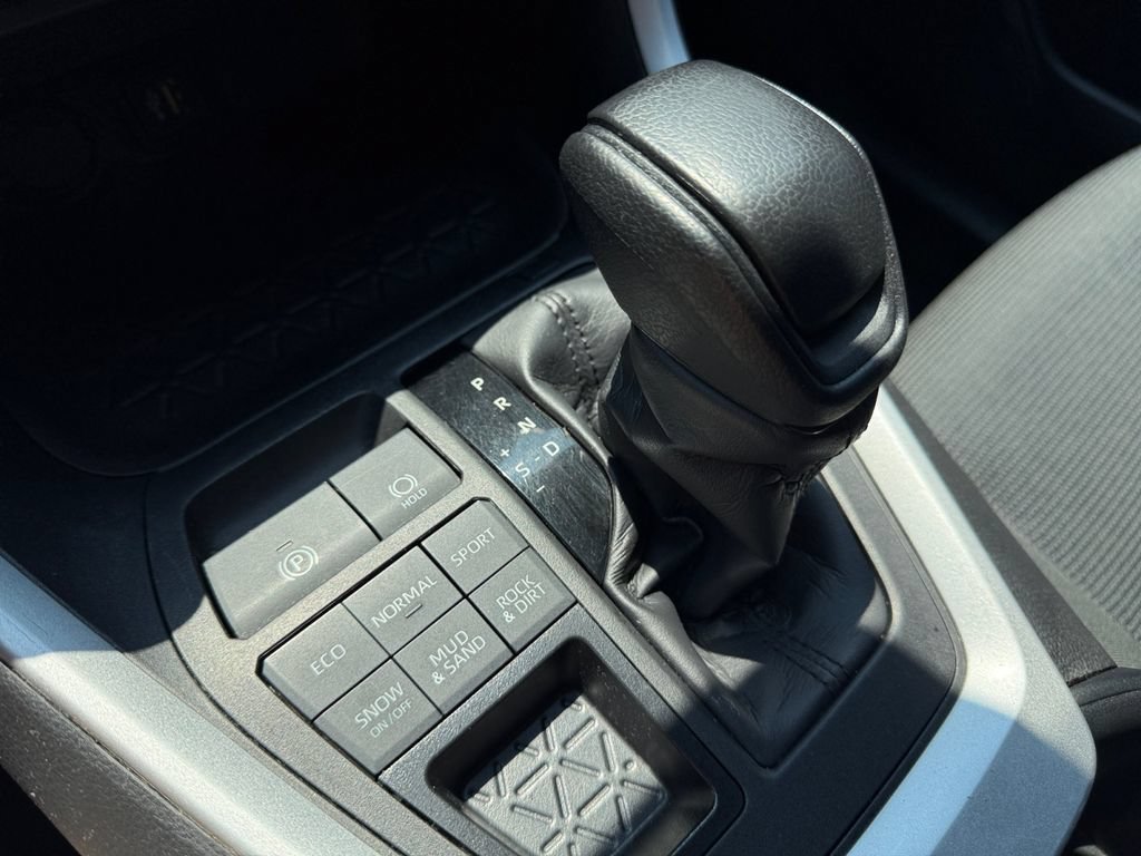 Certified 2023 Toyota RAV4 LE AWD/4WD image 37