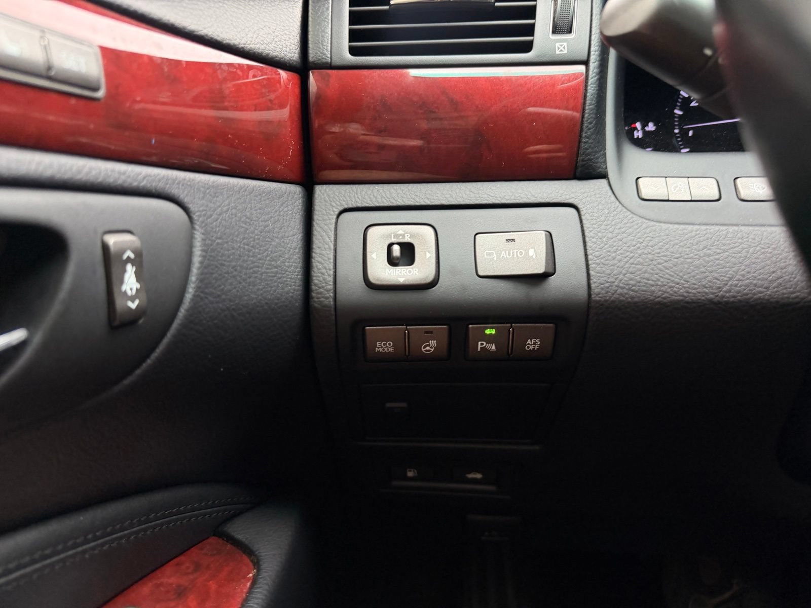 Used 2012 Lexus LS 460 AWD w/ Comfort Pkg image 37