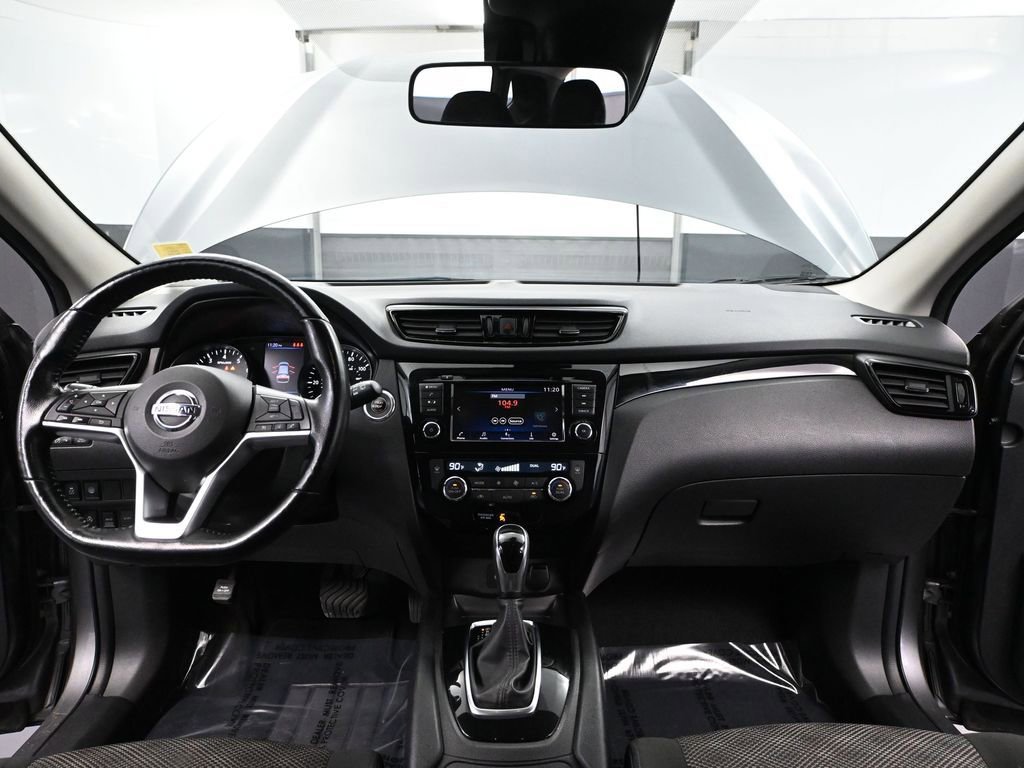 Used 2021 Nissan Rogue Sport SV image 23