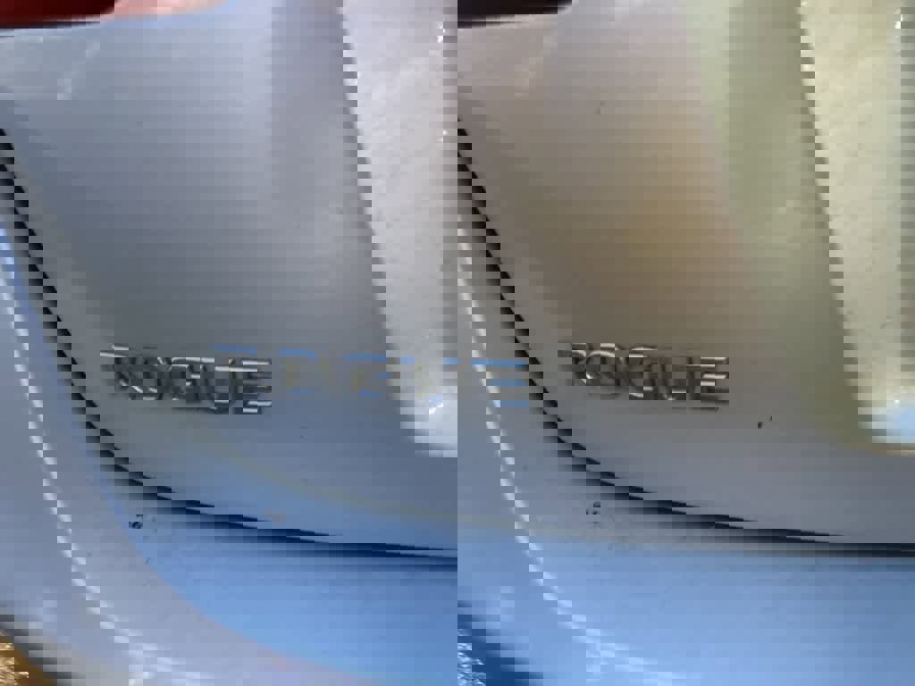 Used 2011 Nissan Rogue SV w/ SL Pkg image 8