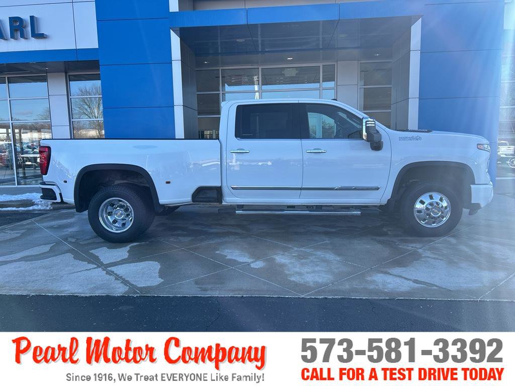 Certified 2024 Chevrolet Silverado 3500 High Country w/ Technology Package image 3
