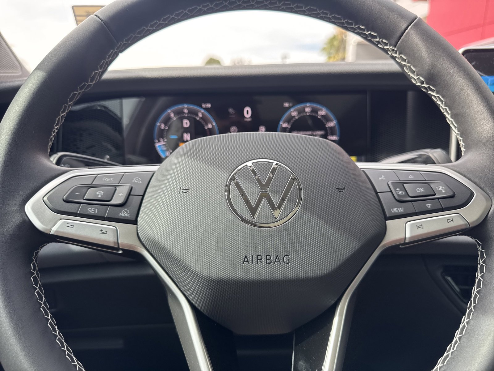 New 2026 Volkswagen Tiguan SE image 30