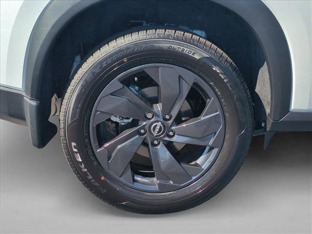 Used 2026 Nissan Rogue SV FWD image 23