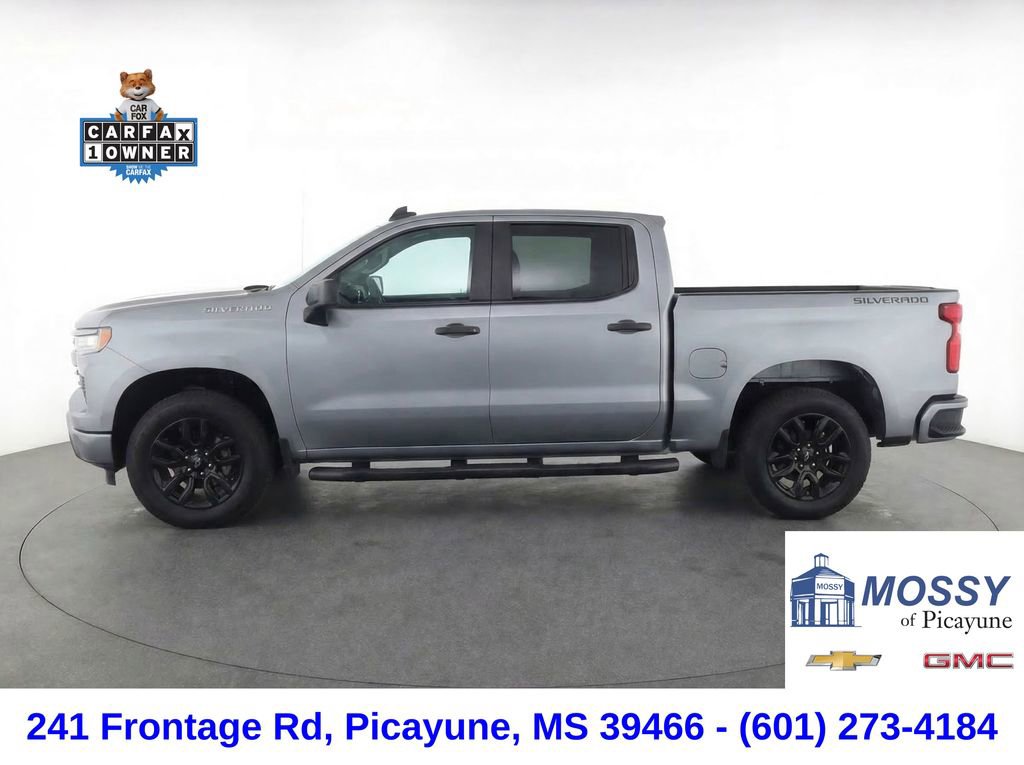 Used 2024 Chevrolet Silverado 1500 Custom image 2