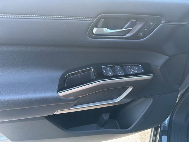 Used 2024 Nissan Pathfinder Platinum w/ Cargo Package image 8