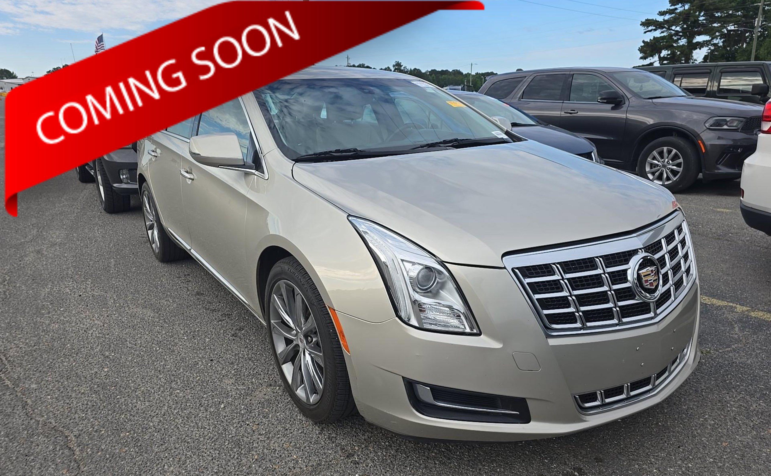 Used 2013 Cadillac XTS FWD image 1