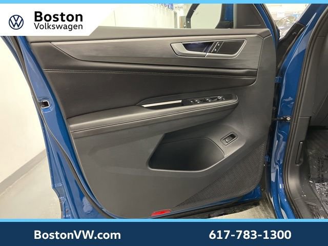 Used 2025 Volkswagen Atlas Cross Sport SE w/ Panoramic Sunroof Package image 27